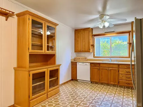Kitchen - 214 Ash St, Vacaville, CA 95688 photo 3 of 8