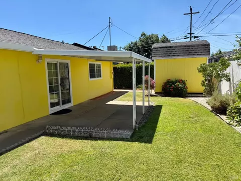 Exterior - 214 Ash St, Vacaville, CA 95688 photo 8 of 14