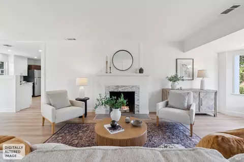 1825 Robin Hood Ln, Santa Rosa, CA 95405