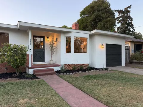 1825 Robin Hood Ln, Santa Rosa, CA 95405