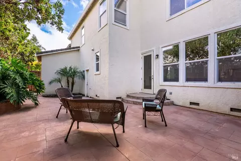 Exterior - 374 Decanter Cir, Windsor, CA 95492 photo 8 of 9
