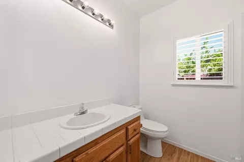 Bath - 741 Emerald Bay Dr, Fairfield, CA 94534 photo 5 of 6