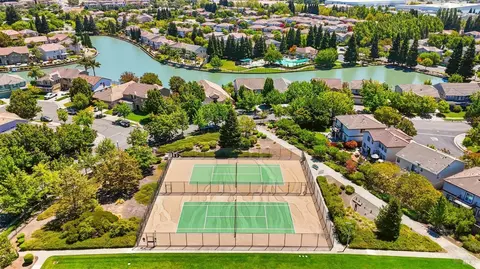 View/Area - 741 Emerald Bay Dr, Fairfield, CA 94534 photo 10 of 11