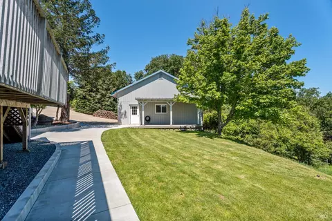Exterior - 800 Riverside Dr, Ukiah, CA 95482 photo 9 of 15