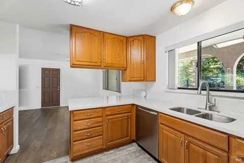 Kitchen - 800 Riverside Dr, Ukiah, CA 95482 photo 2 of 2