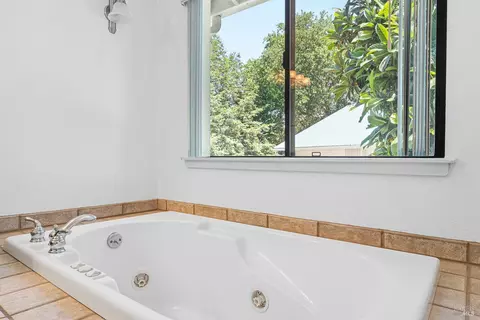 Bath - 800 Riverside Dr, Ukiah, CA 95482 photo 3 of 6
