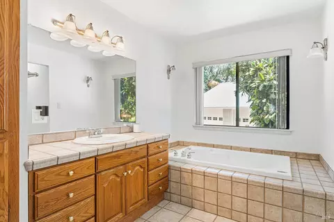 Bath - 800 Riverside Dr, Ukiah, CA 95482 photo 2 of 6