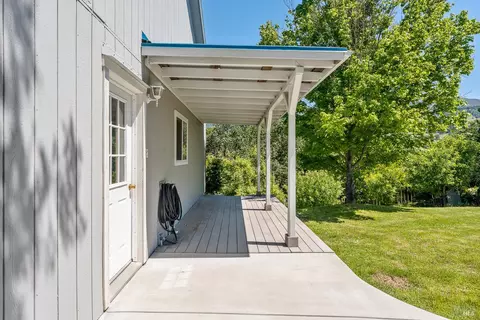 Exterior - 800 Riverside Dr, Ukiah, CA 95482 photo 11 of 15