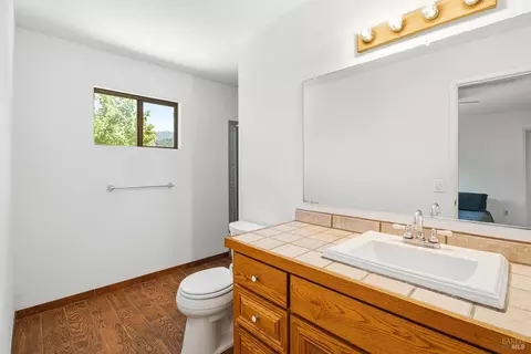 Bath - 800 Riverside Dr, Ukiah, CA 95482 photo 4 of 6