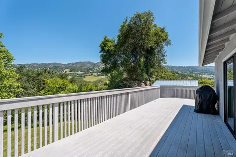 Exterior - 800 Riverside Dr, Ukiah, CA 95482 photo 6 of 15