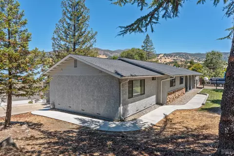 Exterior - 800 Riverside Dr, Ukiah, CA 95482 photo 2 of 15