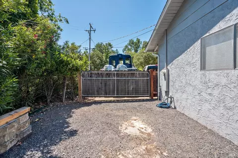 Exterior - 800 Riverside Dr, Ukiah, CA 95482 photo 14 of 15