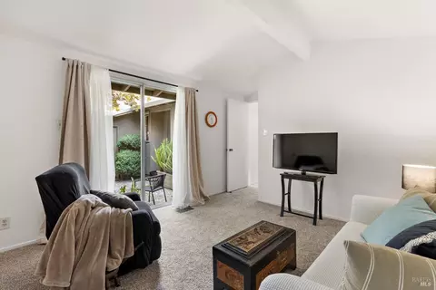Living - 1826 Vervais Ave, Vallejo, CA 94591 photo 4 of 4