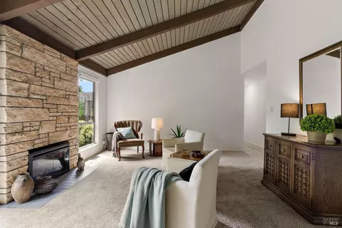 Living - 1826 Vervais Ave, Vallejo, CA 94591 photo 3 of 4