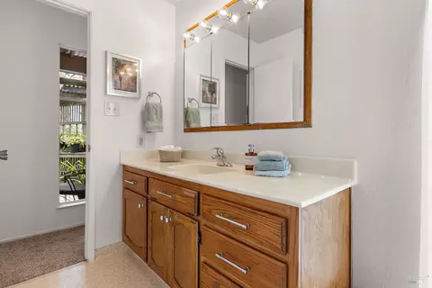 Bath - 1826 Vervais Ave, Vallejo, CA 94591 photo 1 of 4