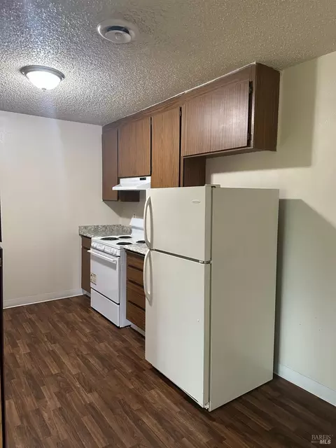Kitchen - 2100 S Dora St, Ukiah, CA 95482 photo 2 of 2