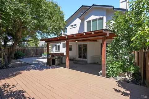 Exterior - 6441 Yale St, Windsor, CA 95492 photo 8 of 11