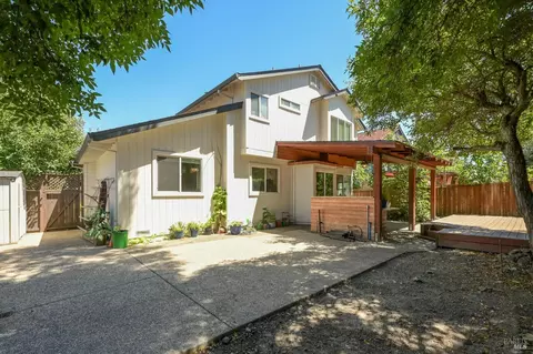 Exterior - 6441 Yale St, Windsor, CA 95492 photo 9 of 11