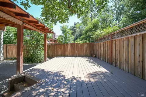 Exterior - 6441 Yale St, Windsor, CA 95492 photo 6 of 11