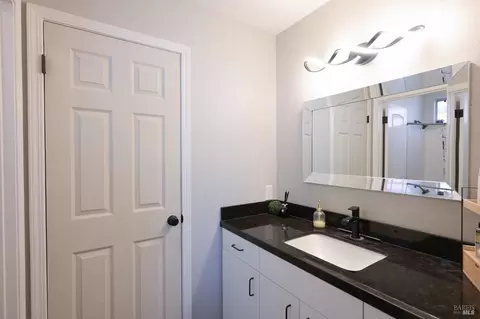 Bath - 6441 Yale St, Windsor, CA 95492 photo 2 of 3