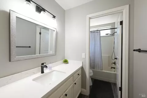Bath - 6441 Yale St, Windsor, CA 95492 photo 3 of 3