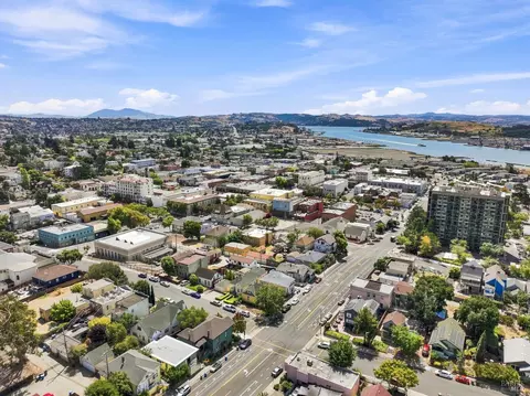 View/Area - 409 Carolina St, Vallejo, CA 94590 photo 4 of 8