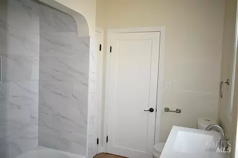 Bath - 409 Carolina St, Vallejo, CA 94590 photo 1 of 8