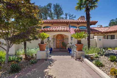 4800 Skycrest Way, Santa Rosa, CA 95405