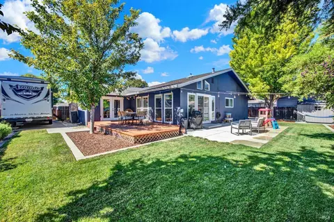 Exterior - 850 Sunset Dr, Dixon, CA 95620 photo 15 of 26