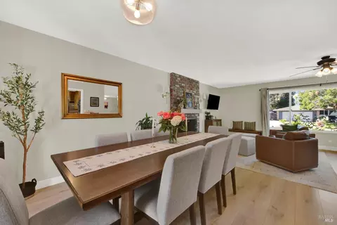 Dining - 850 Sunset Dr, Dixon, CA 95620 photo 3 of 3