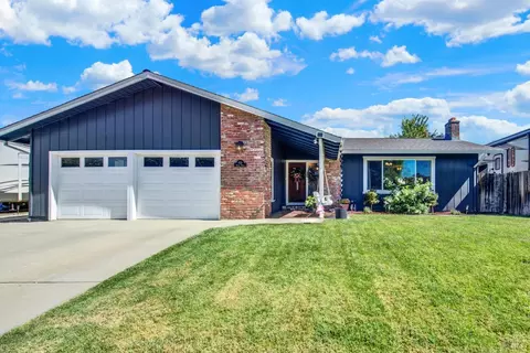 Exterior - 850 Sunset Dr, Dixon, CA 95620 photo 3 of 26