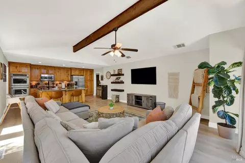 Living - 850 Sunset Dr, Dixon, CA 95620 photo 4 of 4