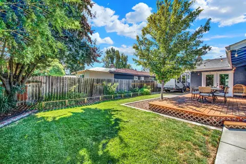 Exterior - 850 Sunset Dr, Dixon, CA 95620 photo 17 of 26