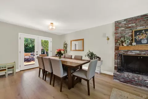 Dining - 850 Sunset Dr, Dixon, CA 95620 photo 2 of 3