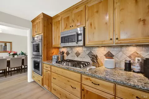 Kitchen - 850 Sunset Dr, Dixon, CA 95620 photo 6 of 8