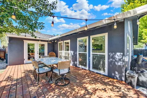 Exterior - 850 Sunset Dr, Dixon, CA 95620 photo 10 of 26
