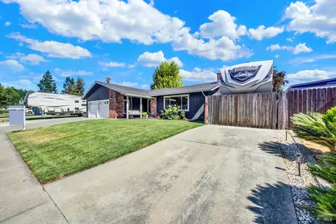 Exterior - 850 Sunset Dr, Dixon, CA 95620 photo 4 of 26