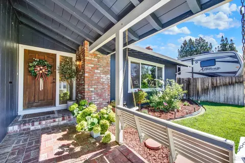 Exterior - 850 Sunset Dr, Dixon, CA 95620 photo 7 of 26