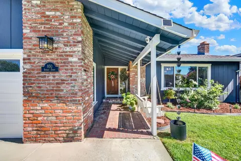 Exterior - 850 Sunset Dr, Dixon, CA 95620 photo 6 of 26