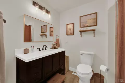 Bath - 850 Sunset Dr, Dixon, CA 95620 photo 1 of 5
