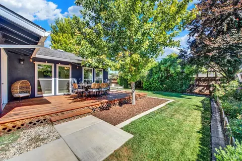 Exterior - 850 Sunset Dr, Dixon, CA 95620 photo 12 of 26