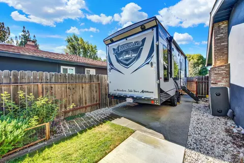 Exterior - 850 Sunset Dr, Dixon, CA 95620 photo 11 of 26