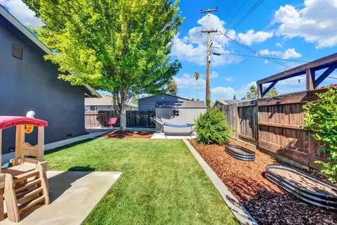 Exterior - 850 Sunset Dr, Dixon, CA 95620 photo 19 of 26