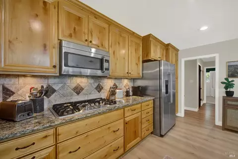 Kitchen - 850 Sunset Dr, Dixon, CA 95620 photo 3 of 8