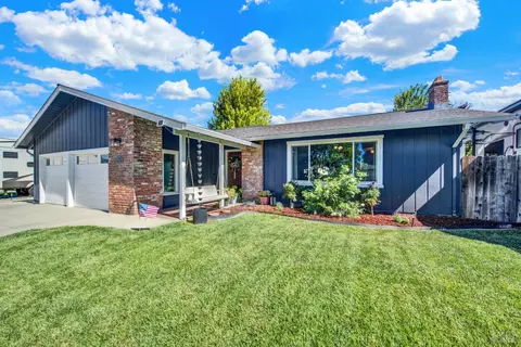 Exterior - 850 Sunset Dr, Dixon, CA 95620 photo 5 of 26