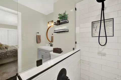 Bath - 850 Sunset Dr, Dixon, CA 95620 photo 4 of 5