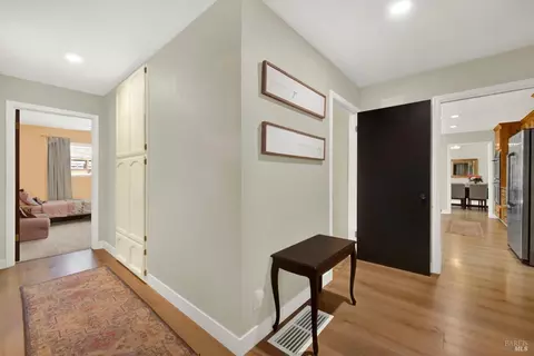 Entry Way - 850 Sunset Dr, Dixon, CA 95620 photo 5 of 5