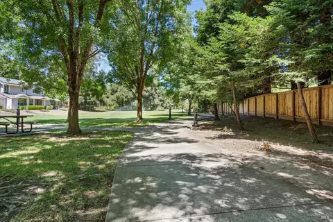 Exterior - 107 Nicholas Ct, Cotati, CA 94931 photo 5 of 6