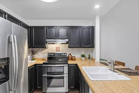 Kitchen - 107 Nicholas Ct, Cotati, CA 94931 photo 1 of 2