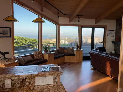 Living - 20689 Mockingbird Rd, Bodega Bay, CA 94923 photo 3 of 5